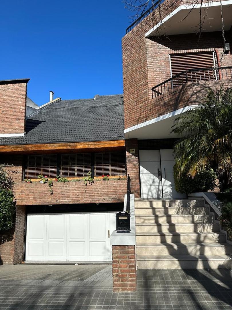 Foto de VENTA CASA 5 AMB, JARDIN, PISCINA Y COCHERA EN V. DEVOTO, imagen 1