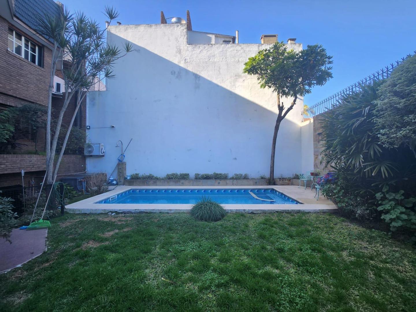 Foto de VENTA CASA 5 AMB, JARDIN, PISCINA Y COCHERA EN V. DEVOTO, imagen 2