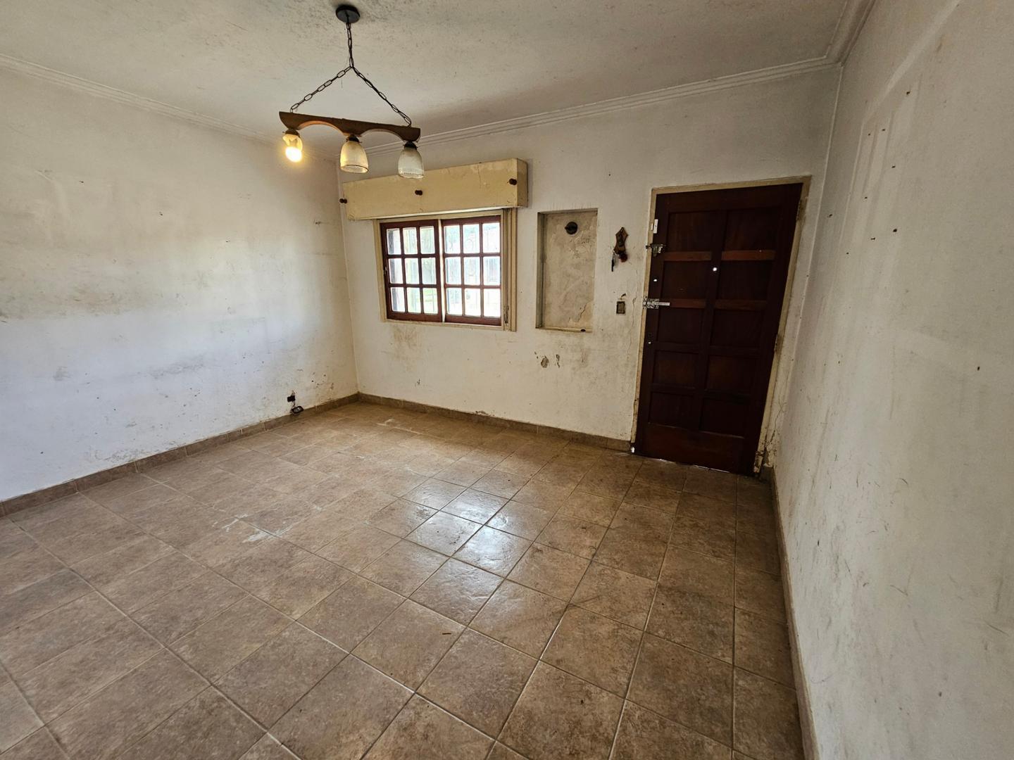Foto de VENTA PROPIEDAD 3 UNIDADES EN BLOQUE Y POTENCIAL- CARAPACHAY, imagen 1