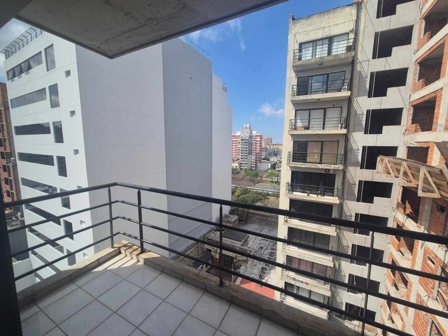 Foto de VENTA DEPARTAMENTO 2 AMBIENTES SEMIPISO EN BALVANERA, imagen 1