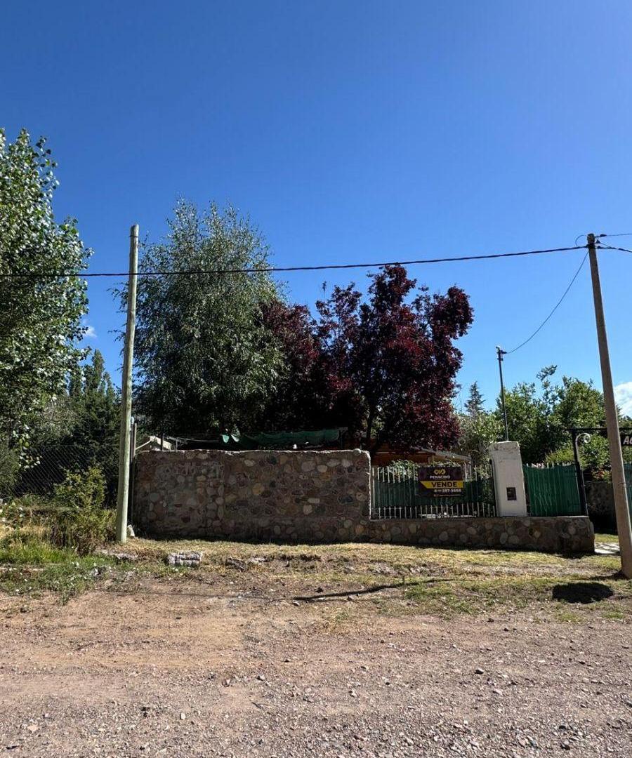 Casa de 3 dormitorios con departamento en venta, lote de 468 m² en El Salto - Potrerillos