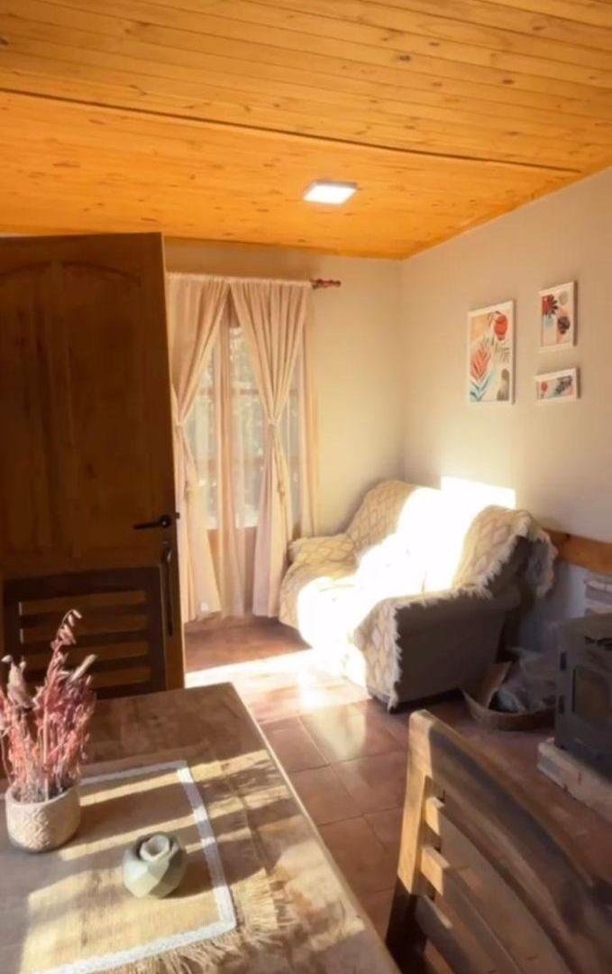 Foto de OPORTUNIDAD EN VENTA COMPLEJO DE 2 CABAÑAS DE TRONCOS EN LOTE 900 M2 |, imagen 3