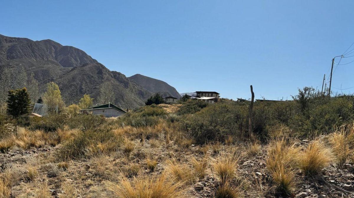 Foto de LOTE EN ESQUINA DE 2.042 M2 CON VISTAS A LA MONTAÑA | EL SALTO |, imagen 2