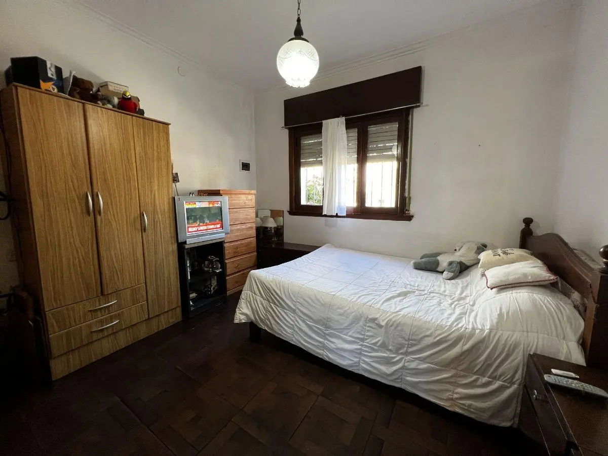 Casa con patio y cochera 5