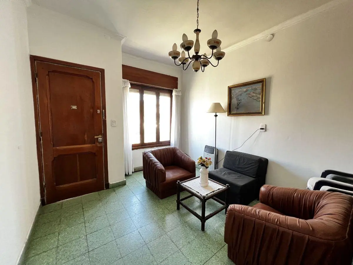Casa con patio y cochera 2