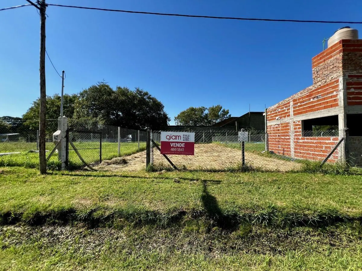 Lote en Barrio Cerrado "El Roble" 3