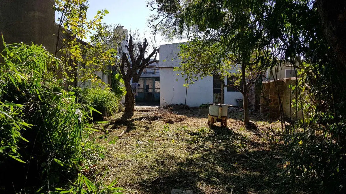 Casa a refaccionar, con fondo 5