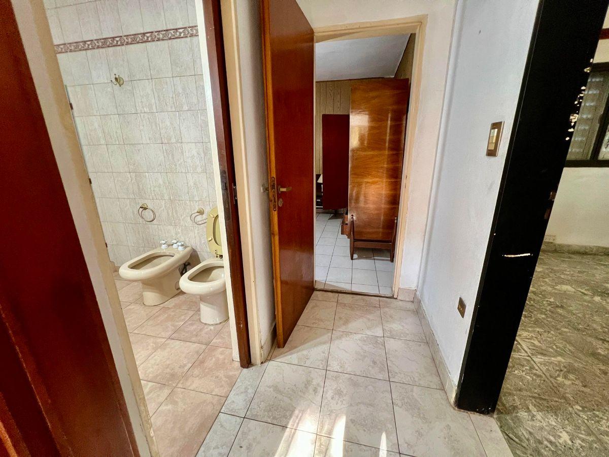 Foto de Muy buena casa con verde y cochera, imagen 4