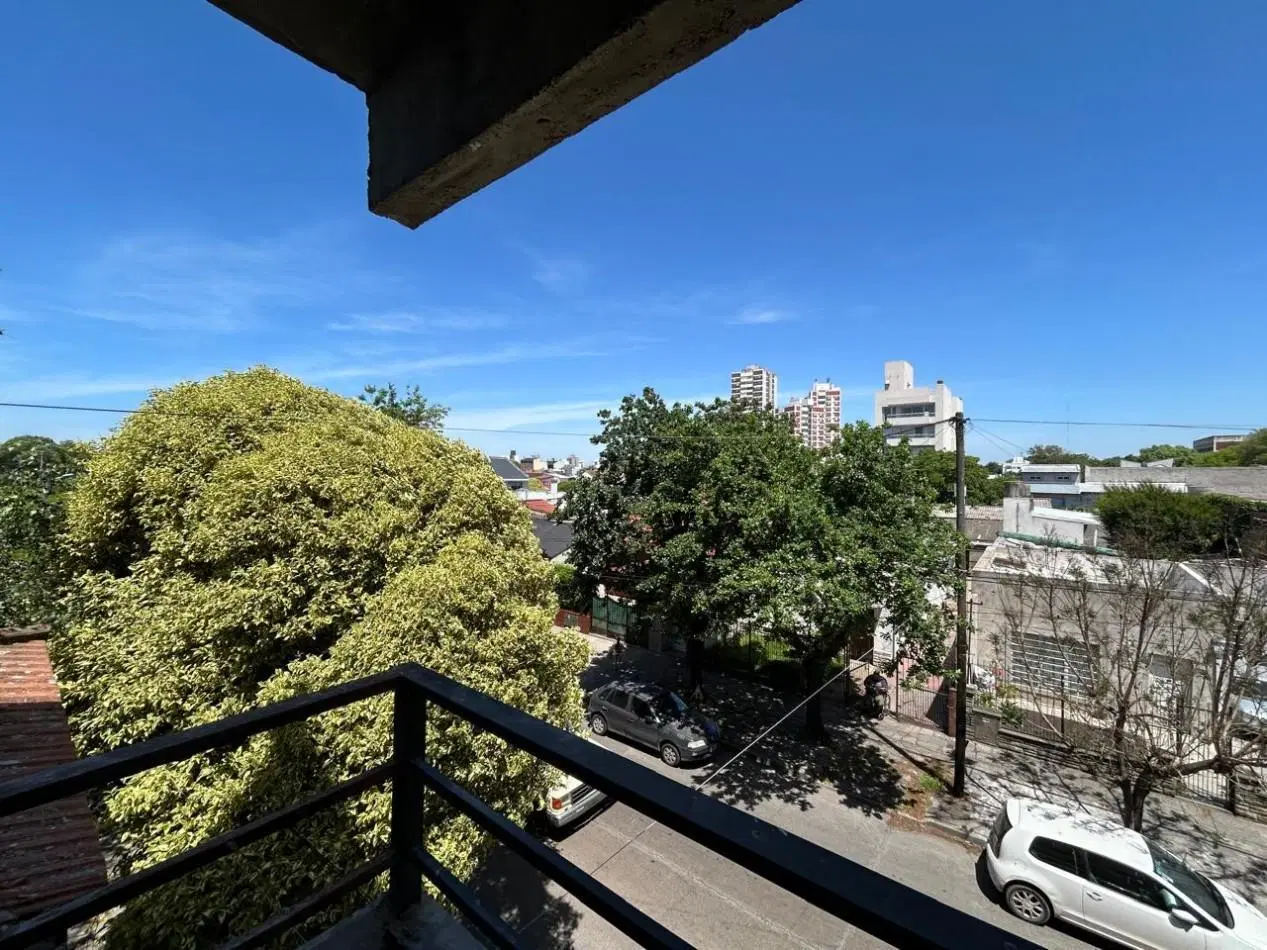 DEPARTAMENTO DOS AMBIENTES A LA CALLE CON COCHERA A ESTRENAR.ZONA FACULTAD 4