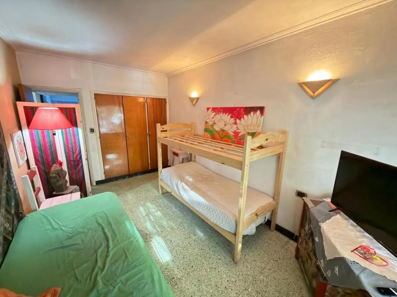 CASA 4 AMBIENTES CON COCHERA .PARQUE LURO 2