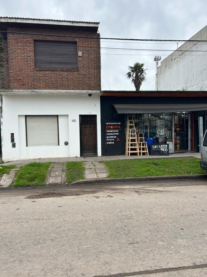 PH 3 AMBIENTES AL FRENTE CON LOCAL. BARRIO EL PROGRESO