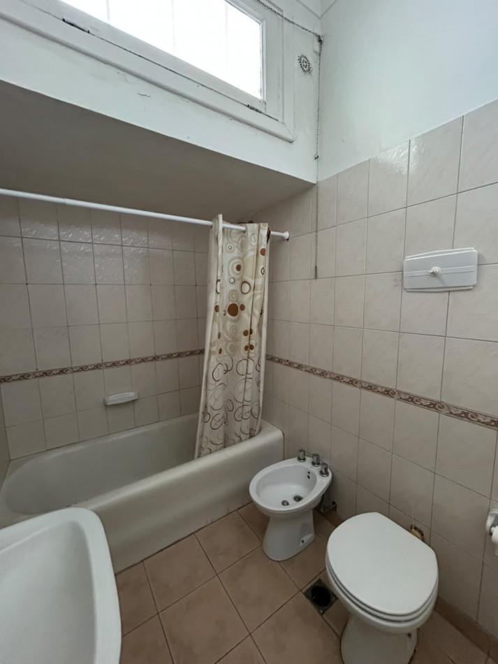 Foto de DOS PH EN BLOCK. 3 Y 4 AMBIENTES. ENTRADA PARA AUTO. SAN JOSE., imagen 5