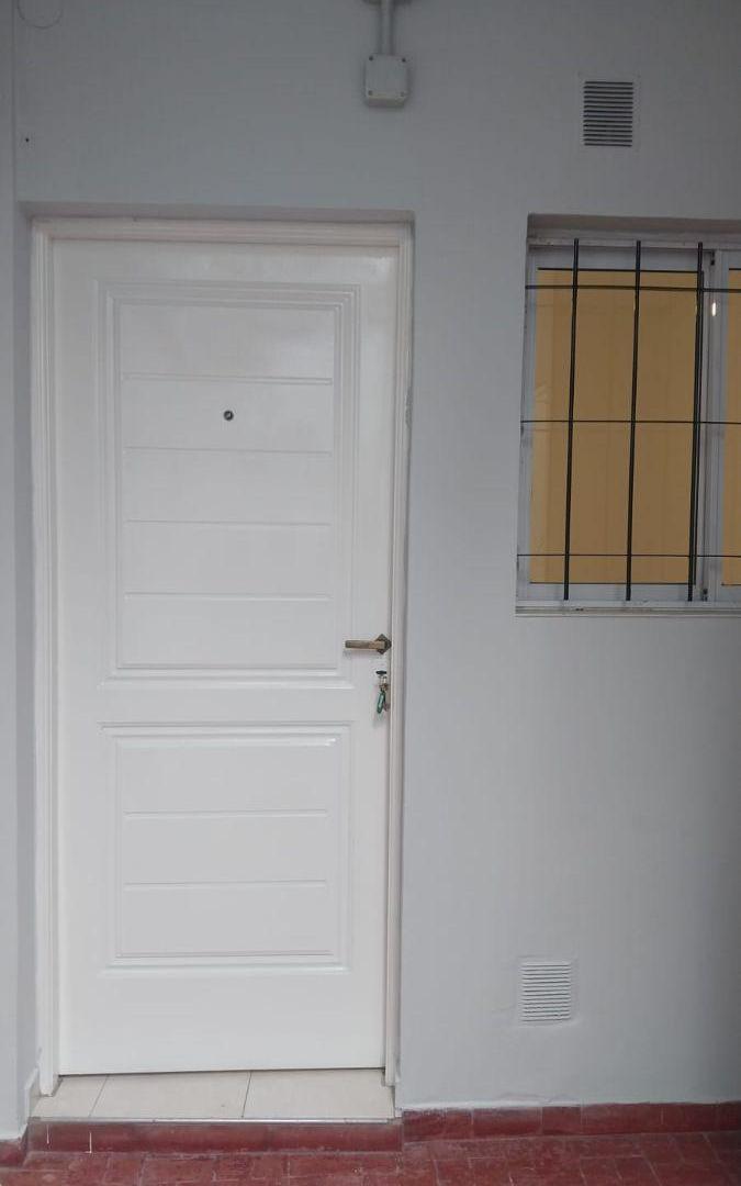 Foto de ALQUILER DE DEPARTAMENTO EN CALLE MARIANO FRAGUEIRO 3185 PB 2 B° ALTA CORDOBA, imagen 2