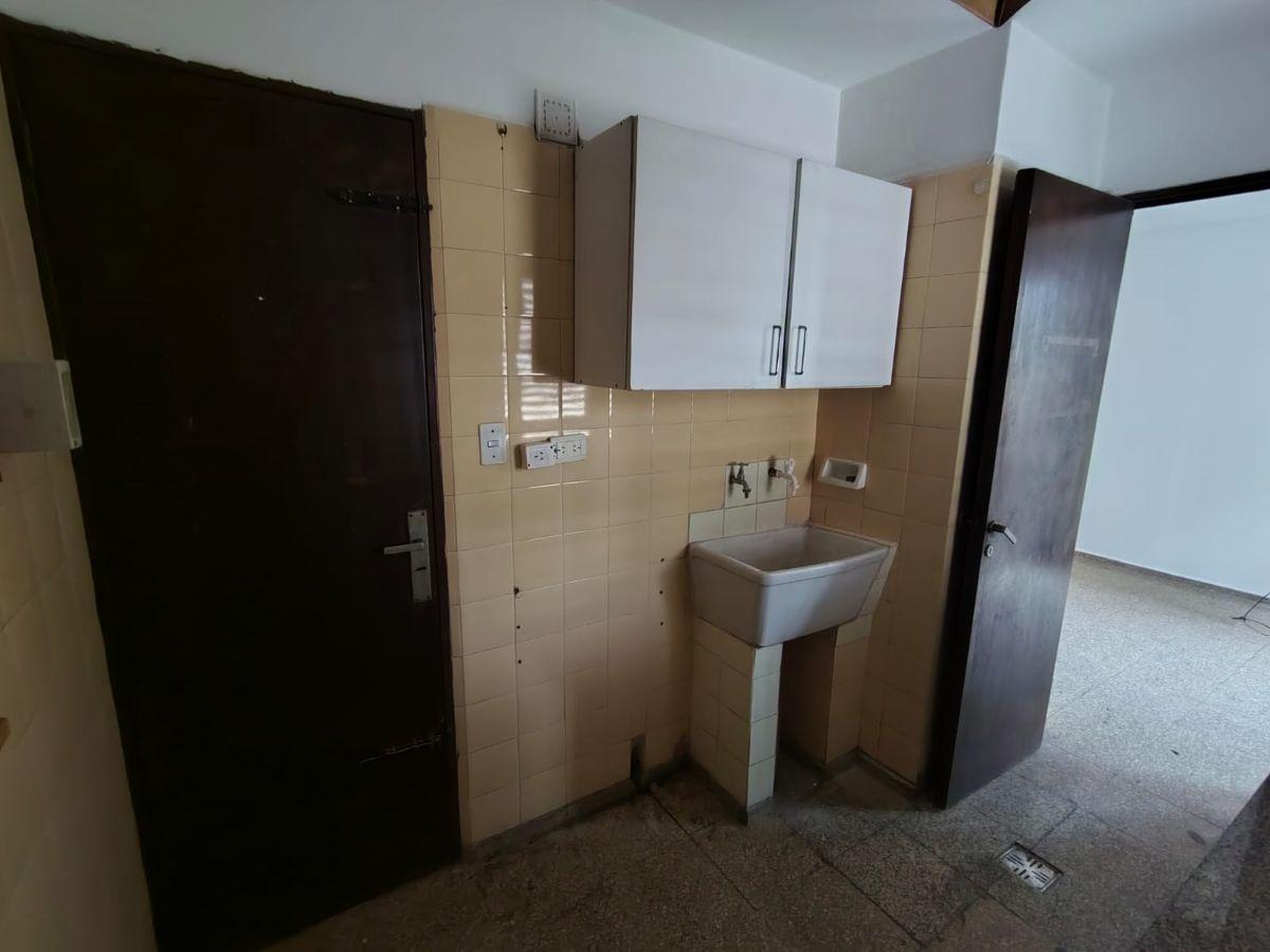 Foto de ALQUILER DE DEPARTAMENTO UBICADO EN CALLE JUJUY 122 P4 DEPTO E B°CENTRO, imagen 3