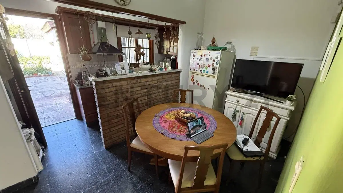 Excelente propiedad en venta sobre importante avenida, pleno centro 5