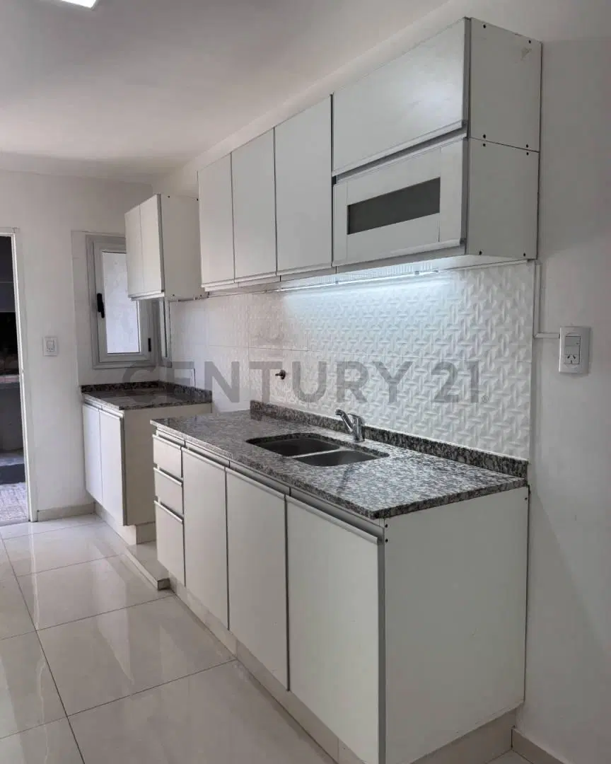 Casa en Venta a metros del Parque de Venado Tuerto 4