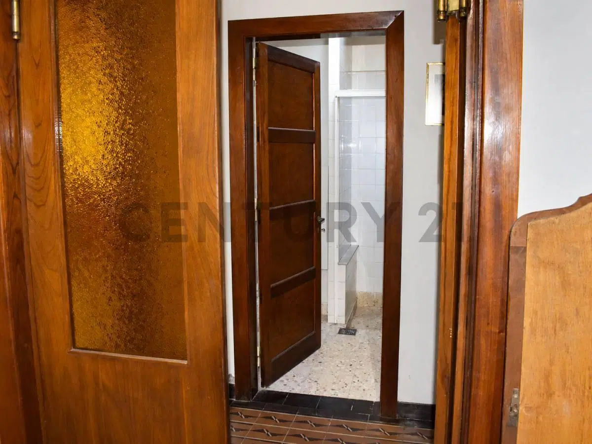 Casa de 3 dormitorios con cochera y galpón - Mauipu y Azcuenaga, Venado Tuerto. 8