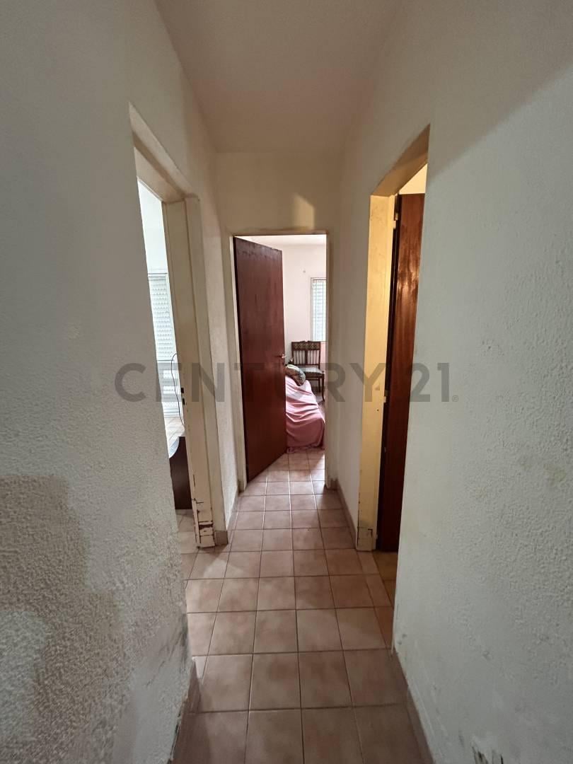 Foto de EN VENTA | DEPARTAMENTO CENTRICO CON COCHERA, imagen 2