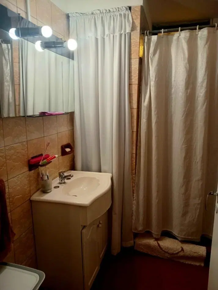 CASA 3 AMBIENTES CON DPTO 2 AMBIENTES EN BLOCK- BARRIO LAS HERAS 8