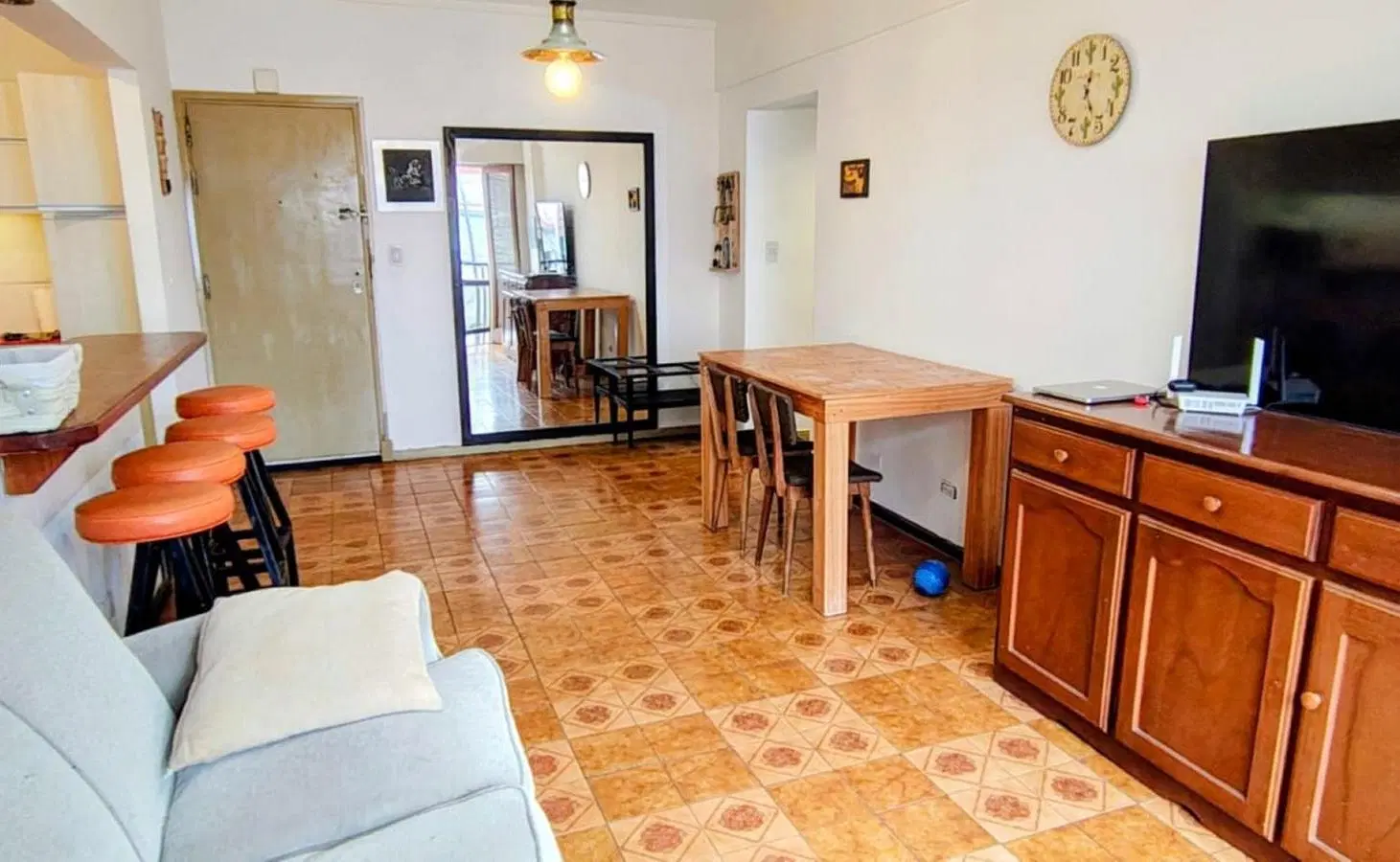 DPTO DE 4 AMBIENTES CON BALCON - LA PERLA - APTO CREDITO 3