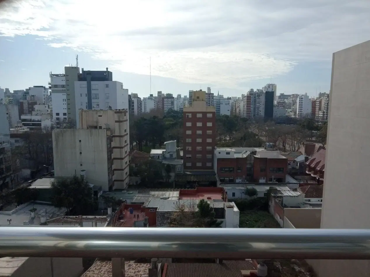 SEMIPISOS 3 Y 2 AMBIENTES CON COCHERA - PLAZA MITRE 8