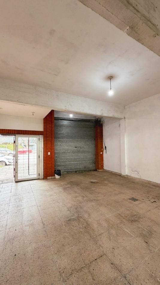 Foto de BODEGA COMERCIAL SOBRE AVENIDA JUAN B. JUSTO, imagen 3