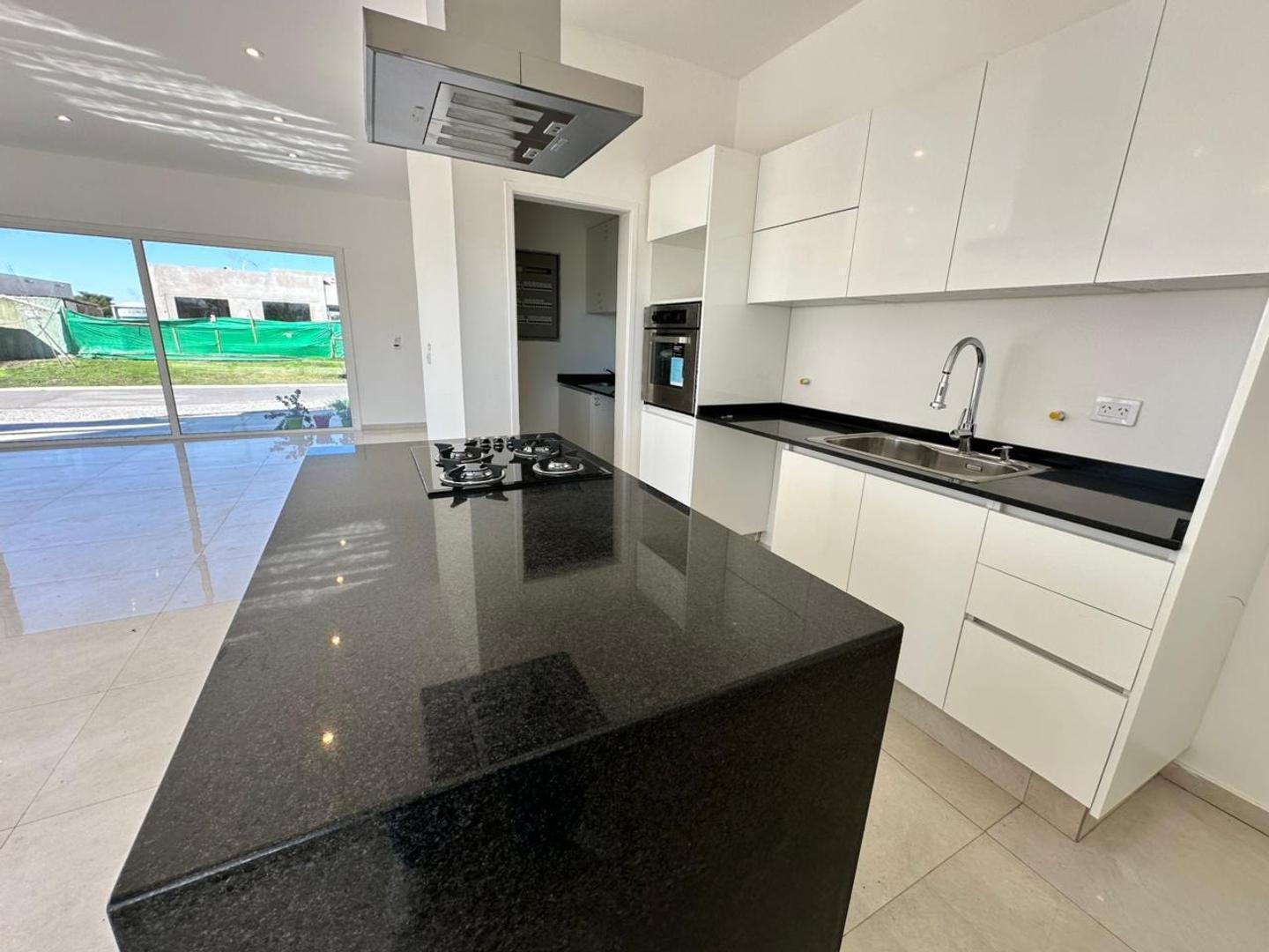 Foto de Alquiler casa 4 ambientes en San Simon, imagen 4