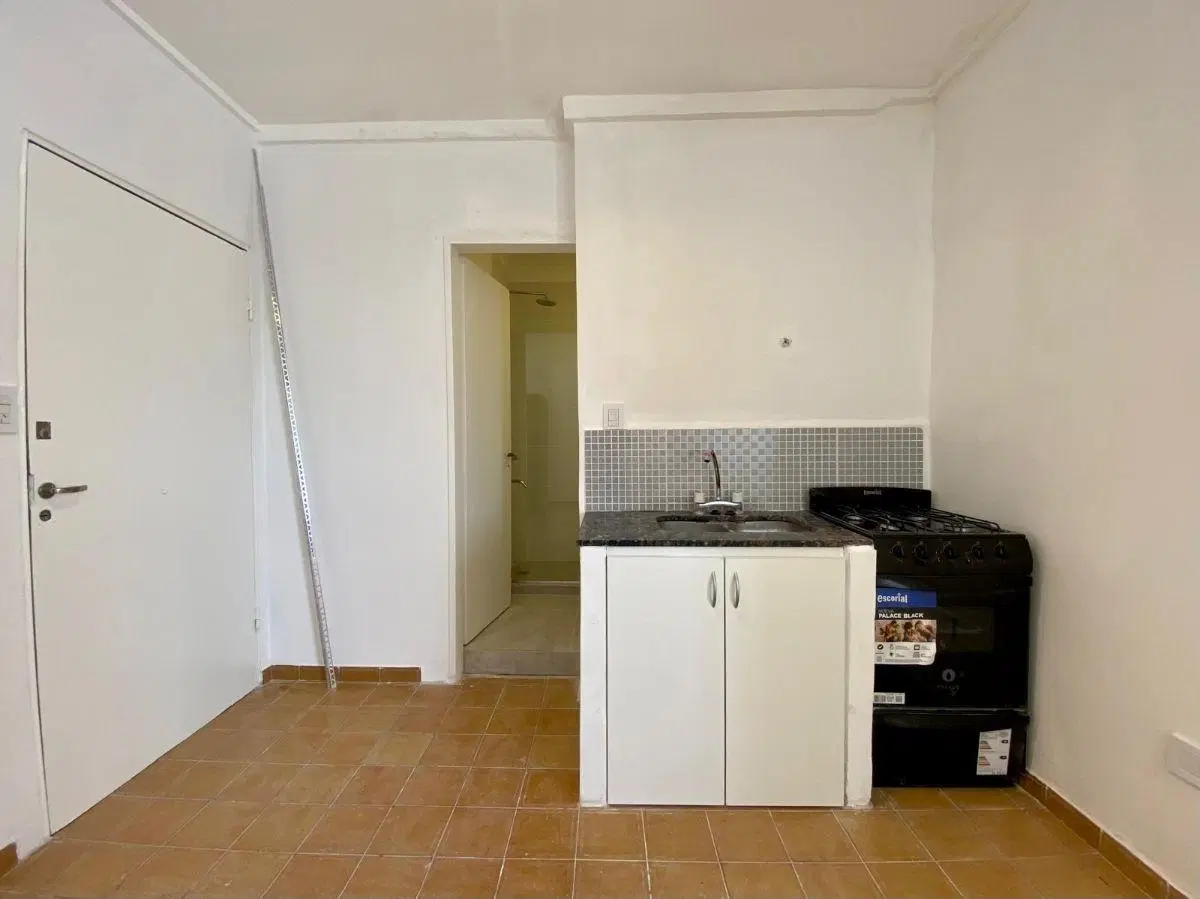 VENTA DPTO MONOAMBIENTE PISO ALTO MUY LUMINOSO 3