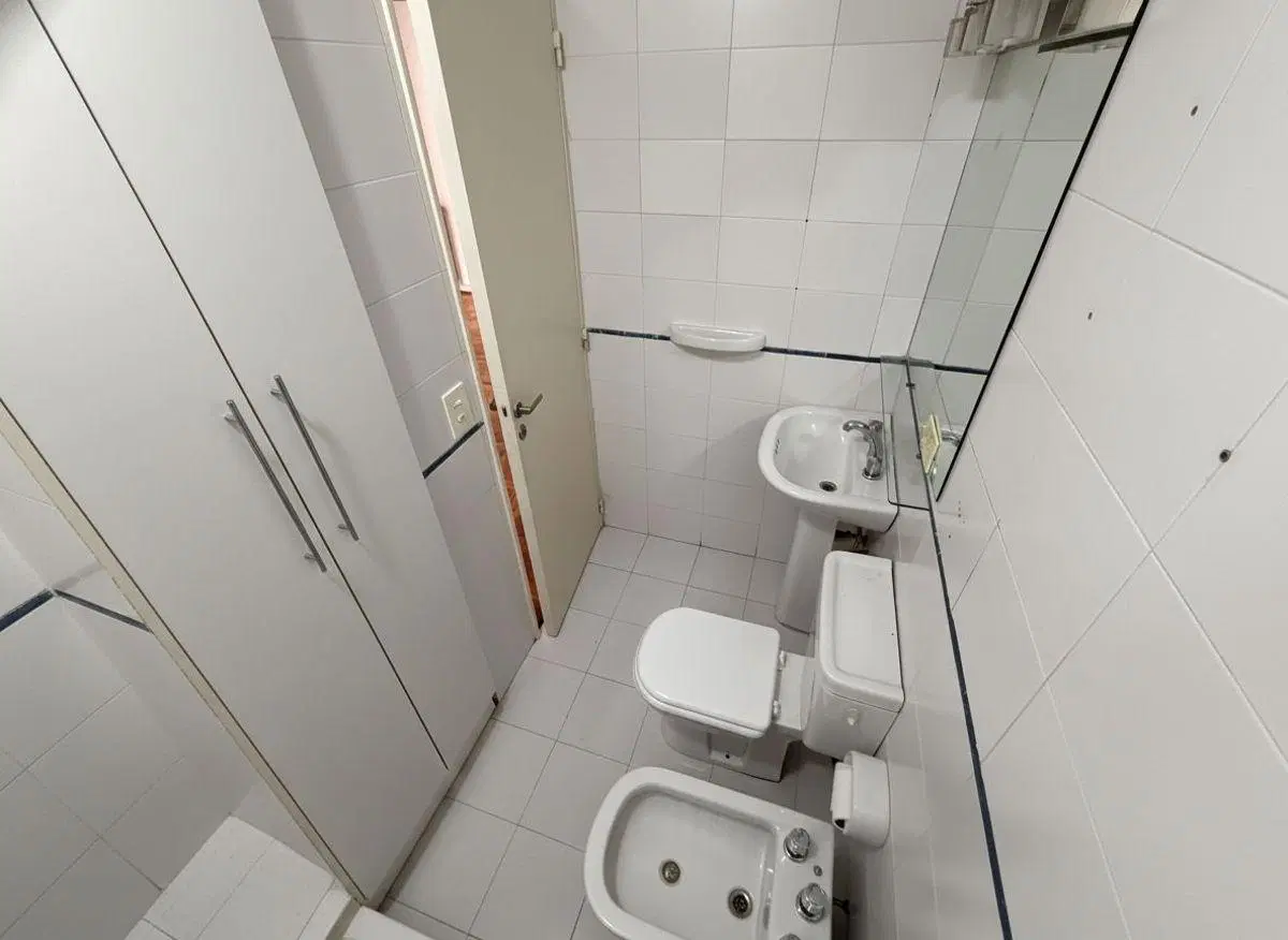 VENTA DPTO SEMIPISO 2AMB LUMINOSO CON BALCÓN Y COCHERA 1