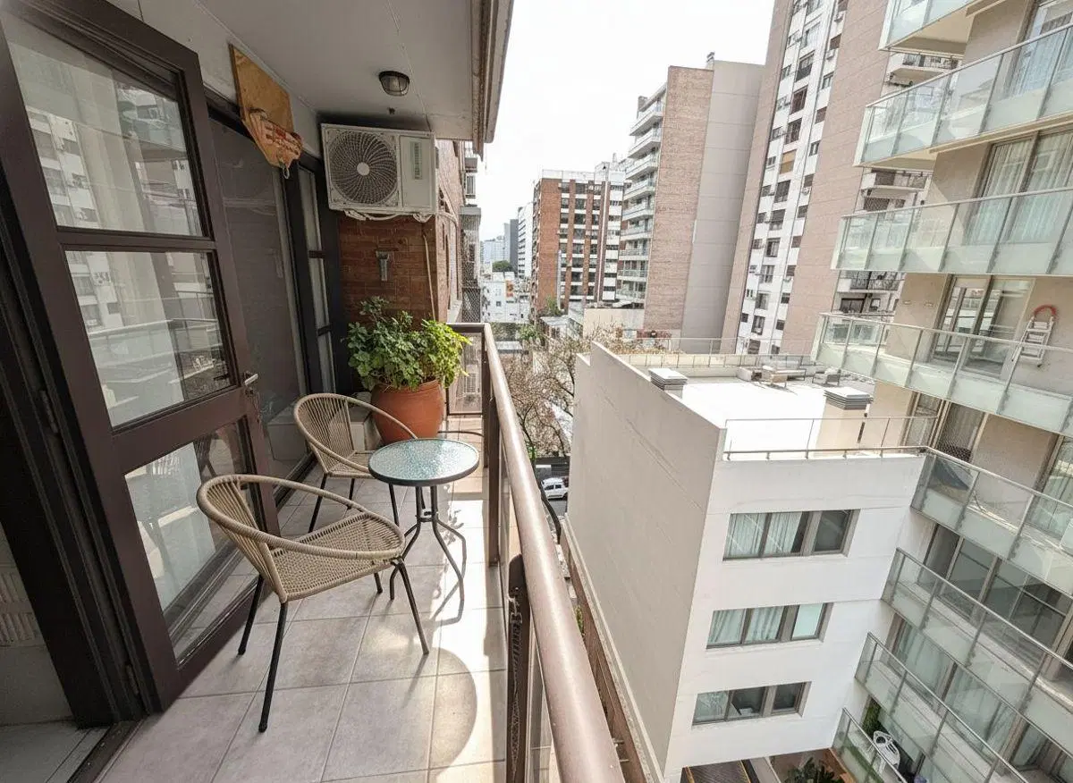 VENTA DPTO SEMIPISO 2AMB LUMINOSO CON BALCÓN Y COCHERA 2