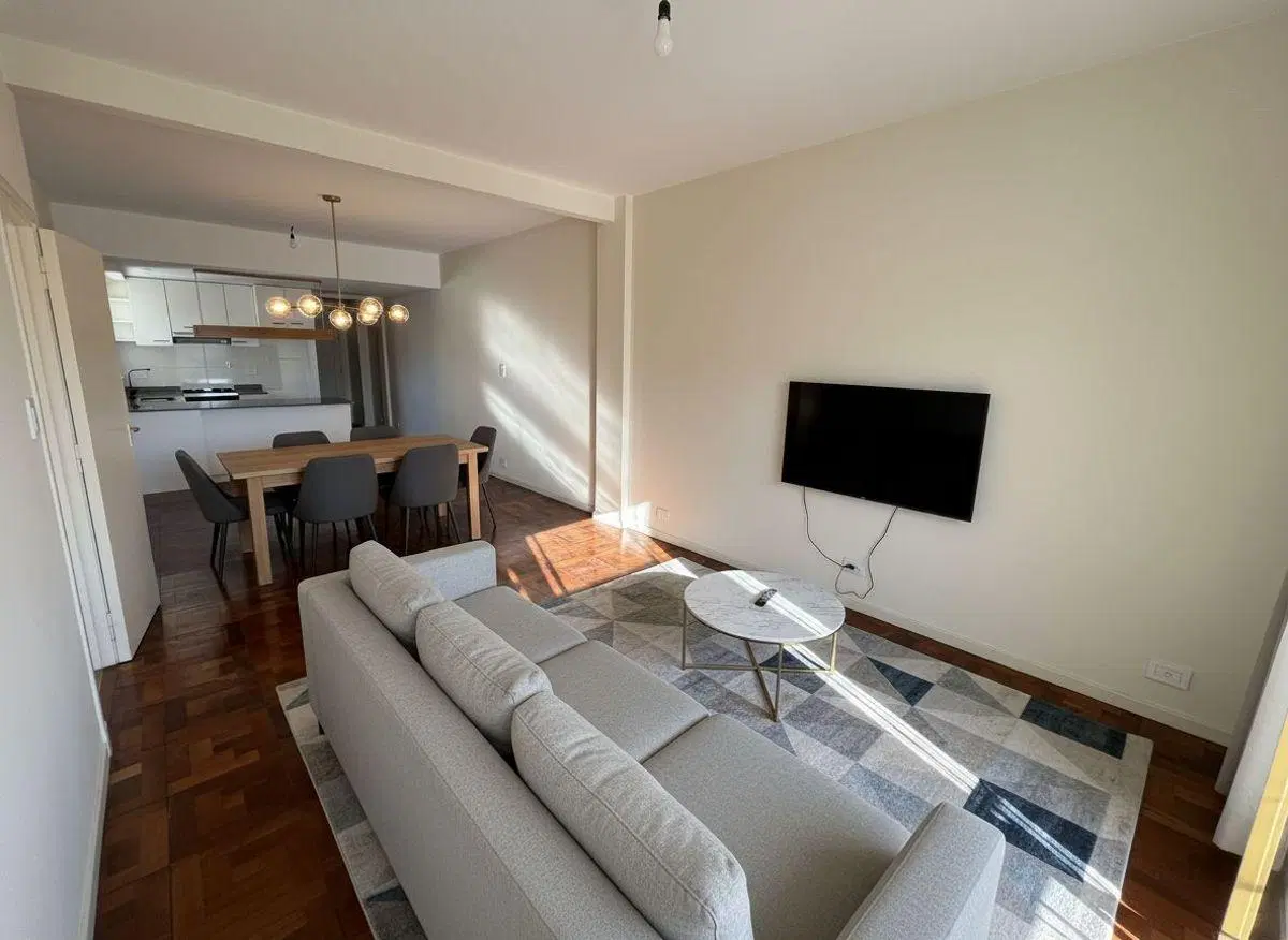 VENTA DPTO SEMIPISO 4 AMBIENTES LUMINOSO CON BALCÓN REFACCIONADO A NUEVO 2