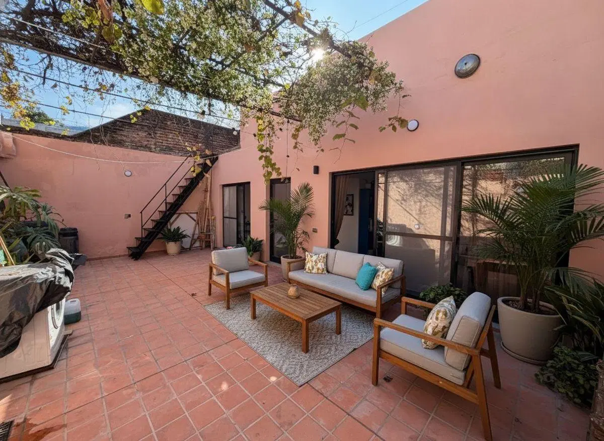 VENTA PH 2 AMB  MUY LUMINOSO CON PATIO Y GRAN TERRAZA REFACCIONADO A NUEVO 3