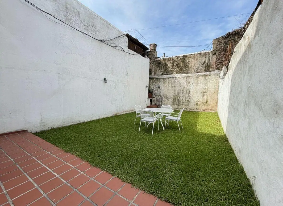 ALQUILER AMPLIA CASA 5 AMBIENTES LOTE PROPIO CON PATIO Y JARDÍN 8