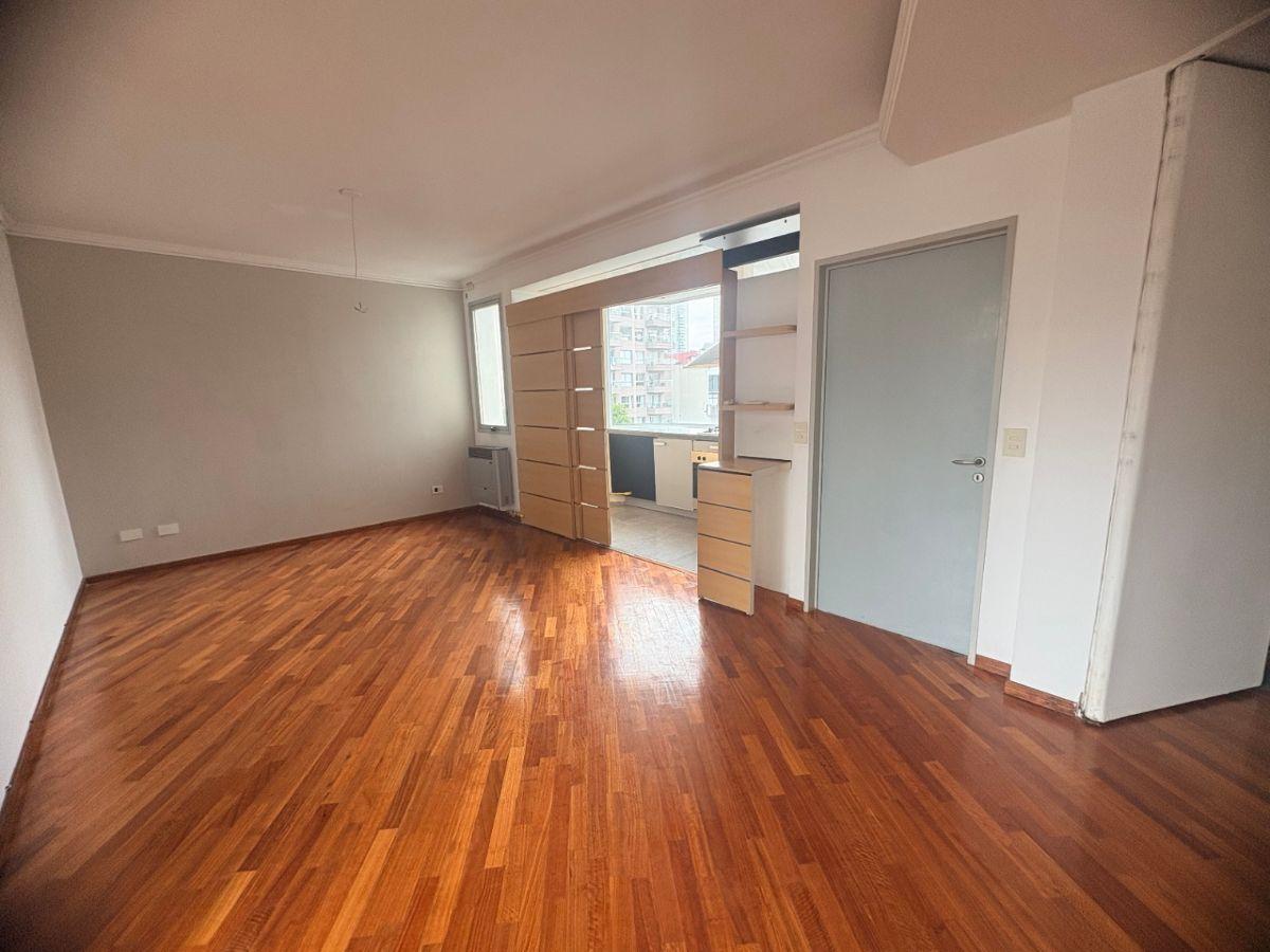 Foto de VENTA DPTO 2 AMB PISO ALTO LUMINOSO CON BALCON Y COCHERA EN BELGRANO, imagen 2