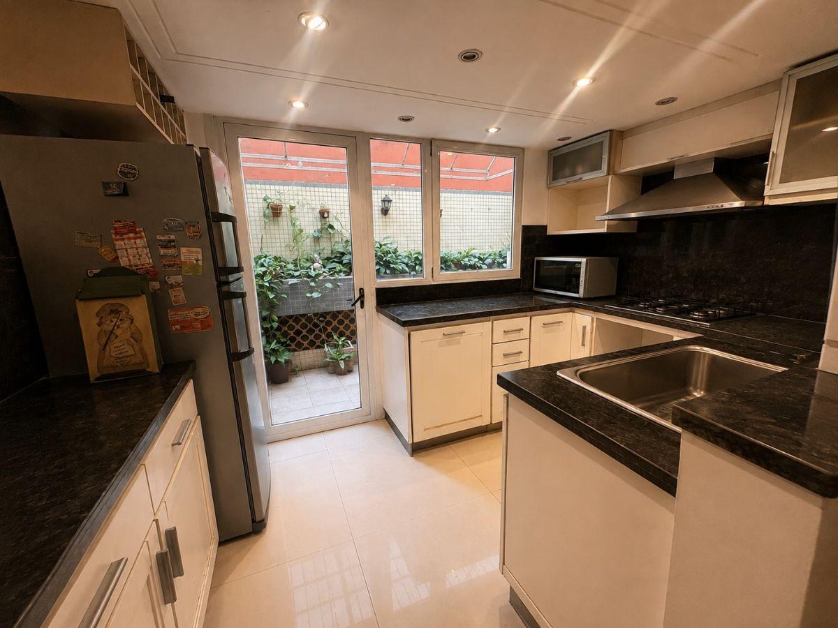 Foto de VENTA SEMIPISO 4 AMBIENTES CON BALCON, DEPENDENCIA Y COCHERA DOBLE EN, imagen 3