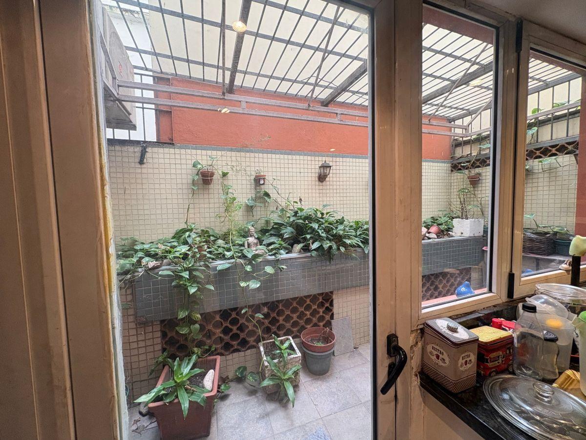 Foto de VENTA SEMIPISO 4 AMBIENTES CON BALCON, DEPENDENCIA Y COCHERA DOBLE EN, imagen 2