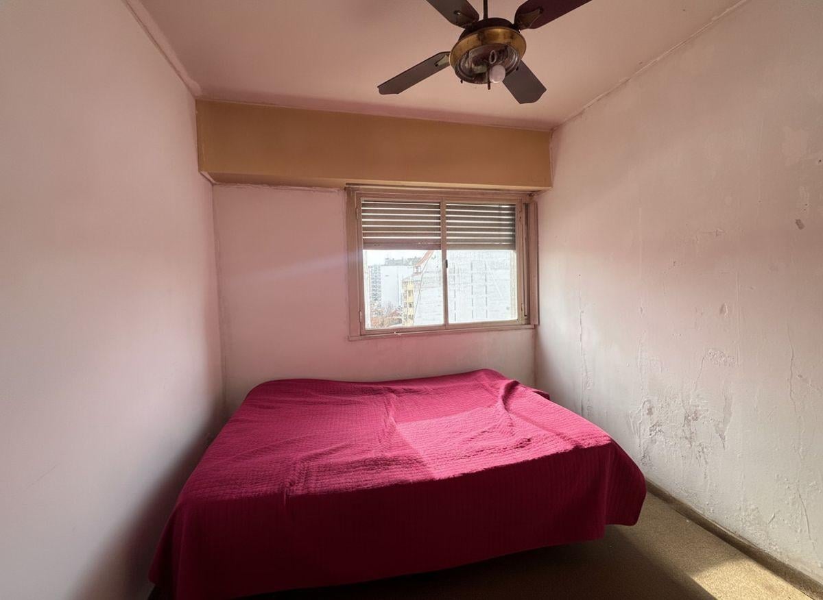 Foto de VENTA DEPTO 3 AMBIENTES CON BALCÓN PISO ALTO EN BELGRANO A REFACCIONAR, imagen 1