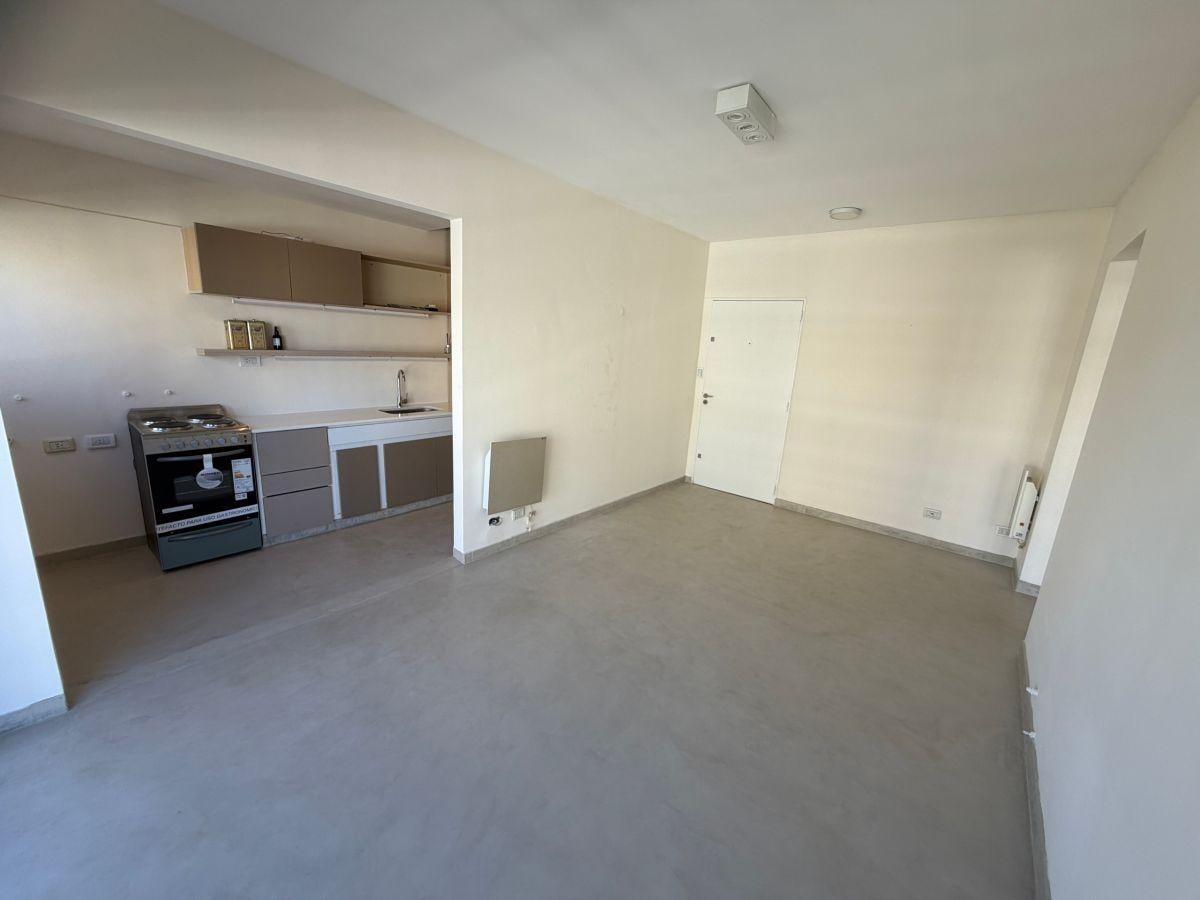 Foto de VENTA DPTO 2 AMB CON BALCÓN CORRIDO REFACCIONADO VISTA PANORÁMICA AL RÍO, imagen 4