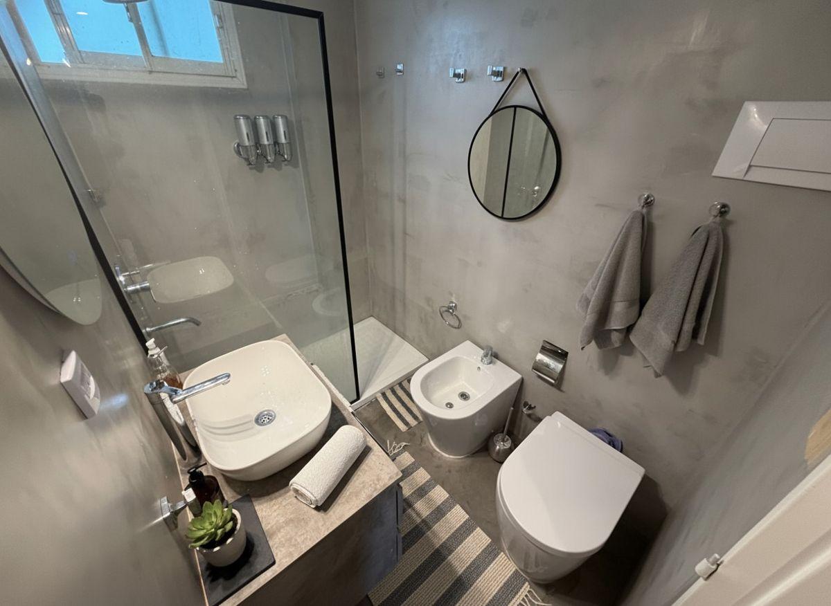 Foto de VENTA DPTO 4 AMB REFACCIONADO CON BALCÓN PISO ALTO BELGRANO, imagen 5