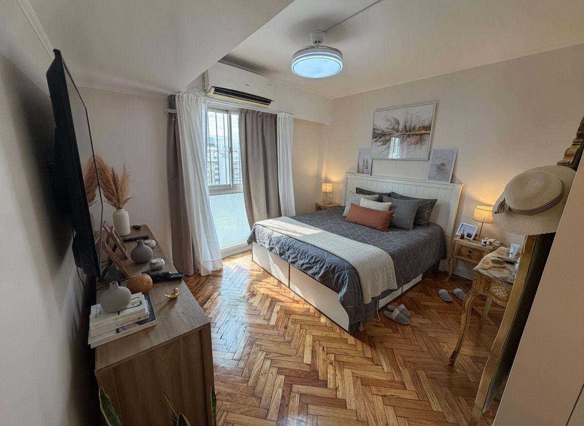 Foto de VENTA DPTO 4 AMB REFACCIONADO CON BALCÓN PISO ALTO BELGRANO, imagen 3