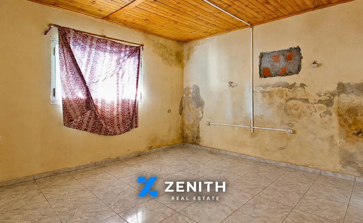 VENTA CASA CON LOCAL COMERCIAL PUERTO TIROL 5