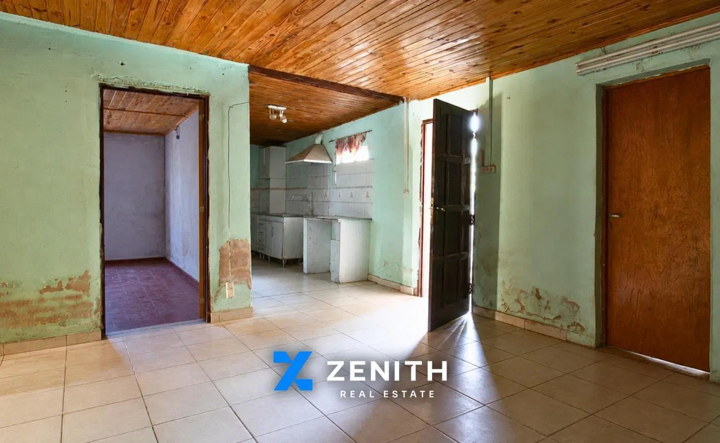 VENTA CASA CON LOCAL COMERCIAL PUERTO TIROL 4