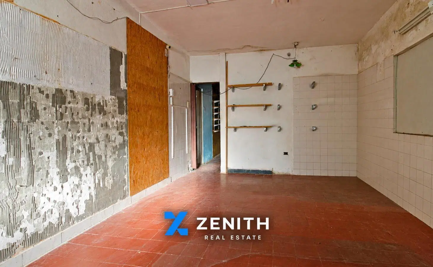 VENTA CASA CON LOCAL COMERCIAL PUERTO TIROL 8