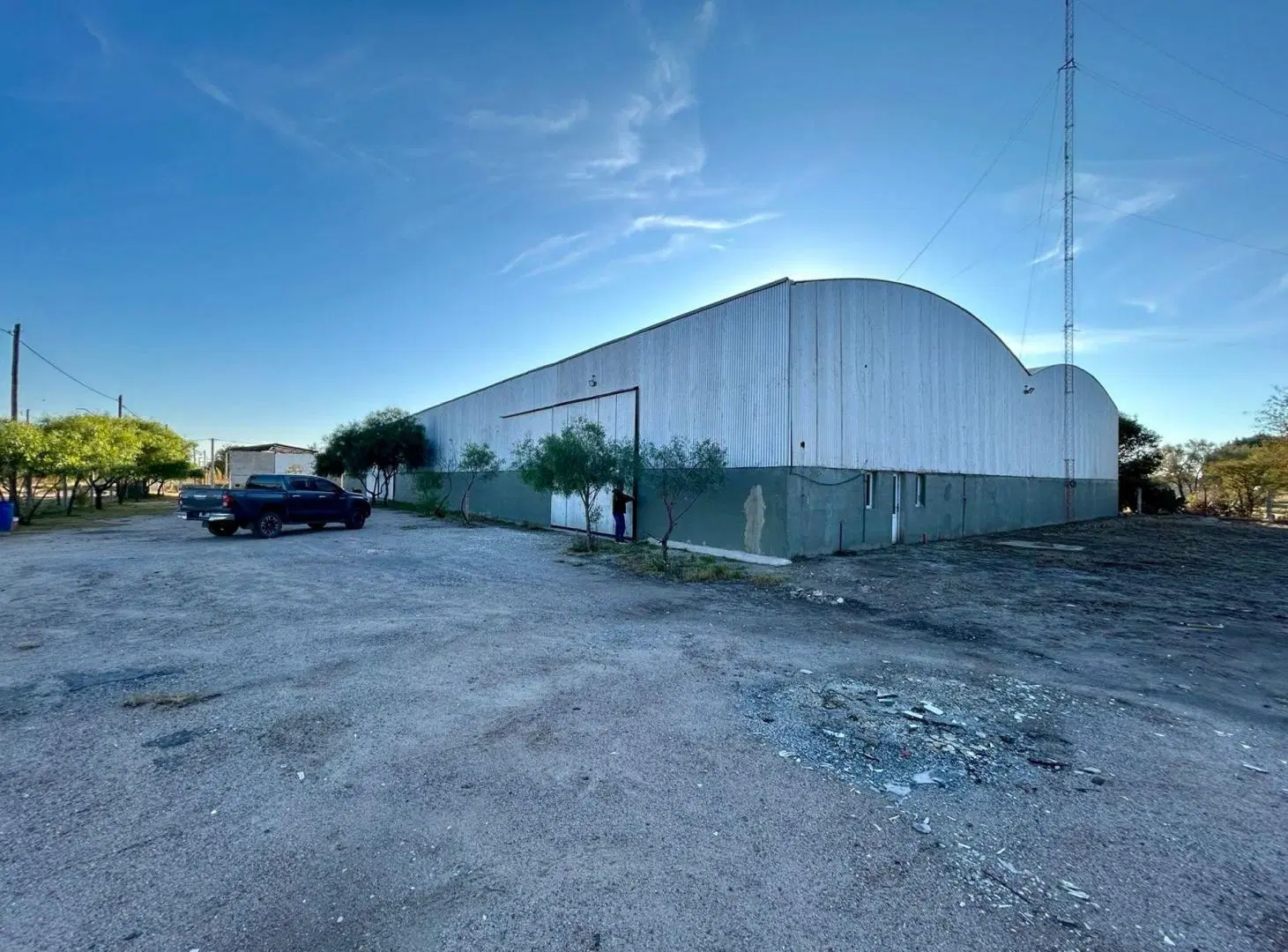 ALQUILER NAVES INDUSTRIALES 650M2 COLONIA TIROLESA 5