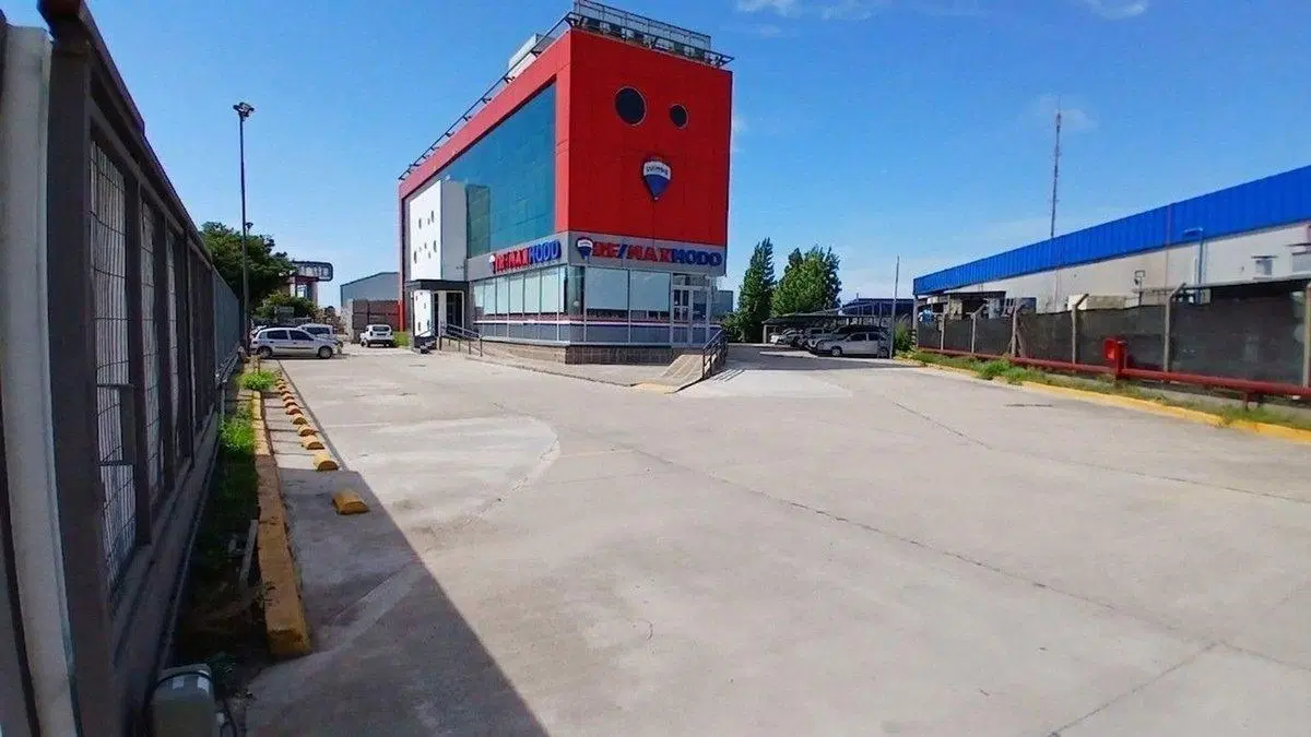 ALQUILER LOCAL 120 M2 EN CIRCUNVALACION NORTE 4