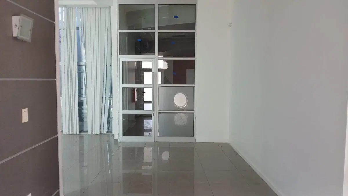 ALQUILER LOCAL 120 M2 EN CIRCUNVALACION NORTE 3