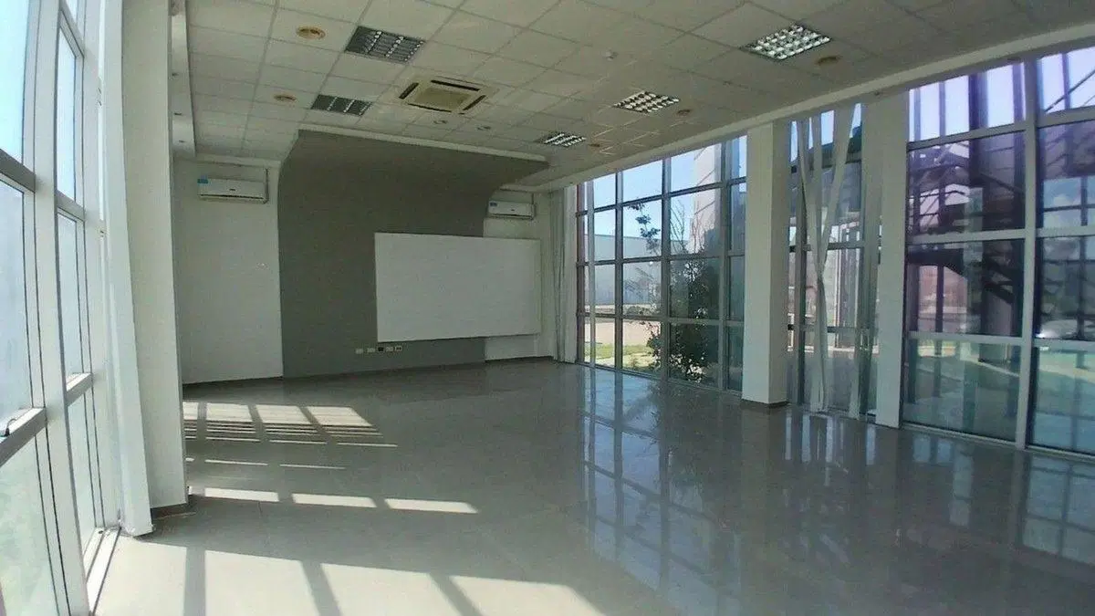ALQUILER LOCAL 120 M2 EN CIRCUNVALACION NORTE 5
