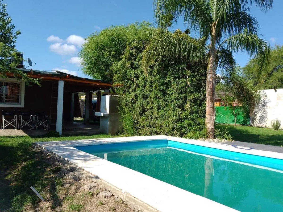 VENTA CASA 2 DORMITORIOS CON PILETA EN ANISACATE 2