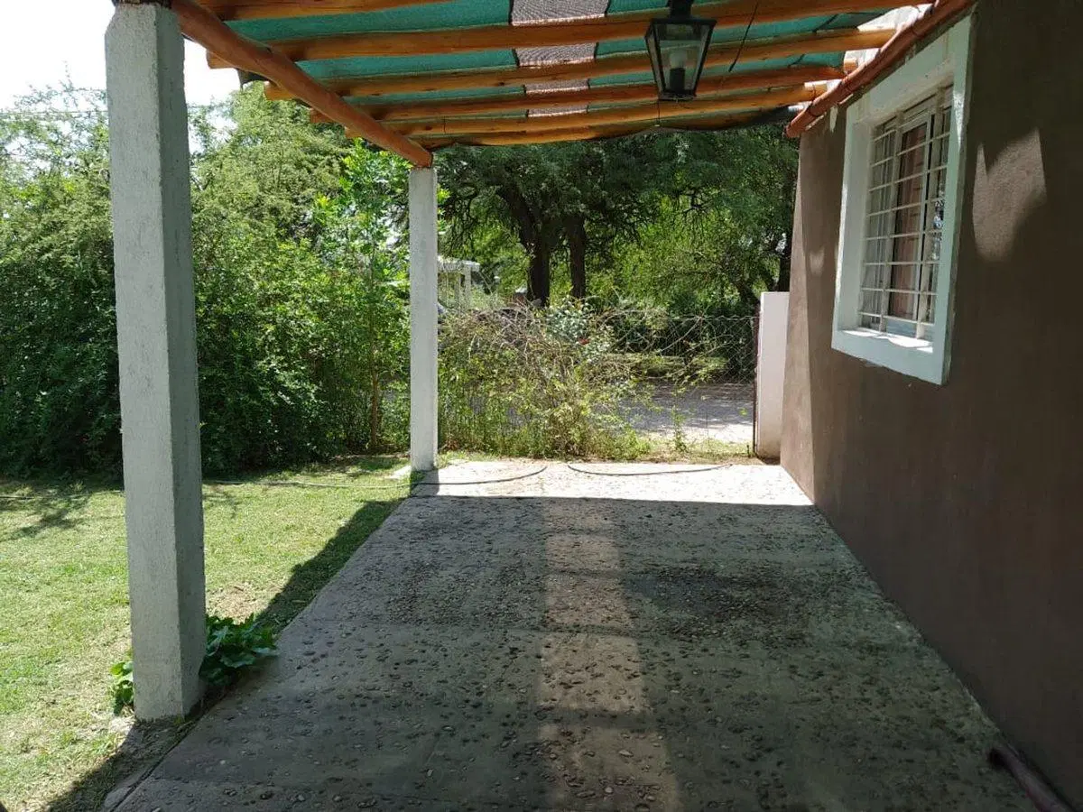 VENTA CASA 2 DORMITORIOS CON PILETA EN ANISACATE 4