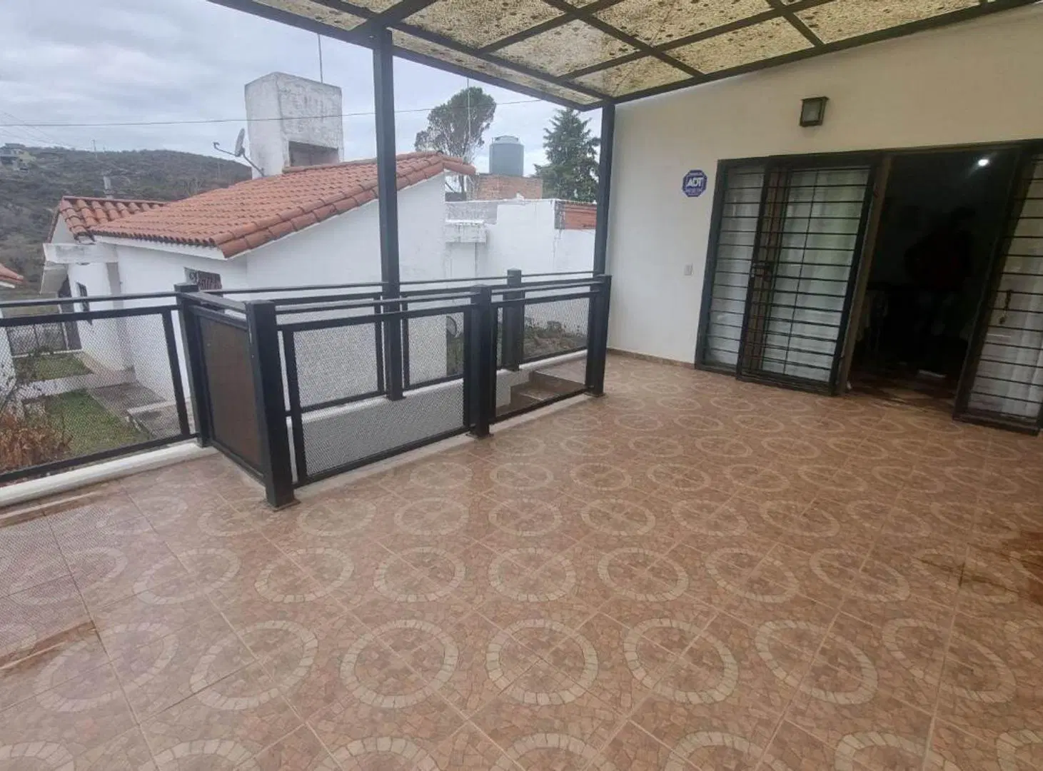 SE VENDE 2 CASA 2 DORMITORIOS C/U VILLA CARLOS PAZ 5